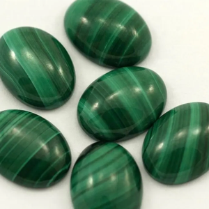 100% Malachite verte naturelle 10x14mm Cabochon forme ovale Flatback pierres précieuses bijoux exclusifs produits faits à la main personnalisés 2025 - Product Image 1