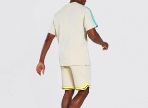 Conjunto de Camiseta y Pantalones Cortos a Rayas Color Crema para Hombre, Cuello Redondo, Cordón Ajustable, Estilo Casual de Verano, Material de Algodón Ligero - Product Image 2