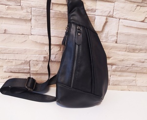 Nueva llegada, bolsos cruzados de cuero de alta demanda con precio bajo y excelente calidad, 100% cuero, para hombre. - Product Image 1
