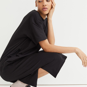 T-shirt personnalisé pour femme à col rond, manches courtes, épaules tombantes, coupe ample, en polyester/coton, avec décoration de lettres - Product Image 2