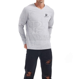 เสื้อยืดแขนยาวคอวีผู้ชาย Primefield สีเทา ผ้าคอตตอนเจอร์ซีย์ สวมใส่สบาย ระบายอากาศได้ดี เป็นมิตรกับสิ่งแวดล้อม ปรับแต่งได้ ทรงปกติ โลโก้ด้านหน้า - Product Image 5