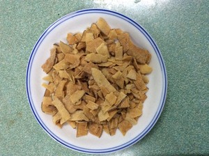 VIETNAM ORGANIC DRIED CRISPY COCONUT CHIPS - HEALTHY TROPICAL <b>SNACK</b>, for SMOOTHIES and SHAKES/Ms. Selina - Product Image 4