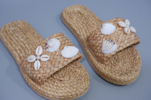 OEM ODM Eco Friendly Water Hyacinth <b>Slippers</b> Water Hyacinth Beach Sandals Women Slides Vietnam - Product Image 4