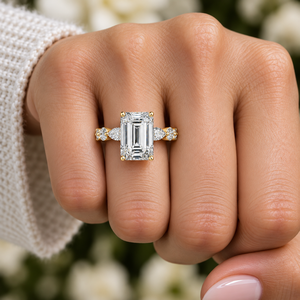 Bague d'anniversaire en or massif 14K avec diamant de laboratoire taille émeraude, halo caché et griffes partagées, 2.80-5.80CT DEFVVS, certifiée IGI, ODM - Product Image 2