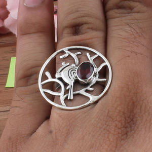 แหวนนกกระจอกประดับโกเมนสีแดงวินเทจ ตัวเรือนเงินแท้ 925 เครื่องประดับรูปนกสำหรับผู้หญิง แรงบันดาลใจจากธรรมชาติ แหวนรูปนกเลิฟเบิร์ด เดือนมกราคม - Product Image 4