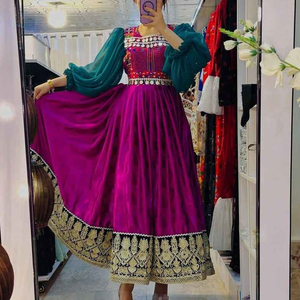 Nouvelle arrivée : Robes de mariée afghanes Kuchi modernes, longueur genoux, faites à la main, broderies tribales multicolores, appliques, robe afghane Kuchi. - Product Image 4