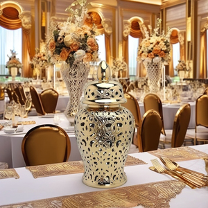 Artisanat en métal fer forgé, vase à fleurs en fer doré de luxe, fait à la main, art déco, décoration de la maison, décoration de mariage - Product Image 1