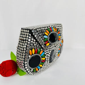 กระเป๋าปาร์ตี้แฟชั่นโลหะโบราณแบบทันสมัยกระเป๋าสะพายไหล่โลหะสีรุ้งทำด้วยมือรูปปั้นขัด - Product Image 4