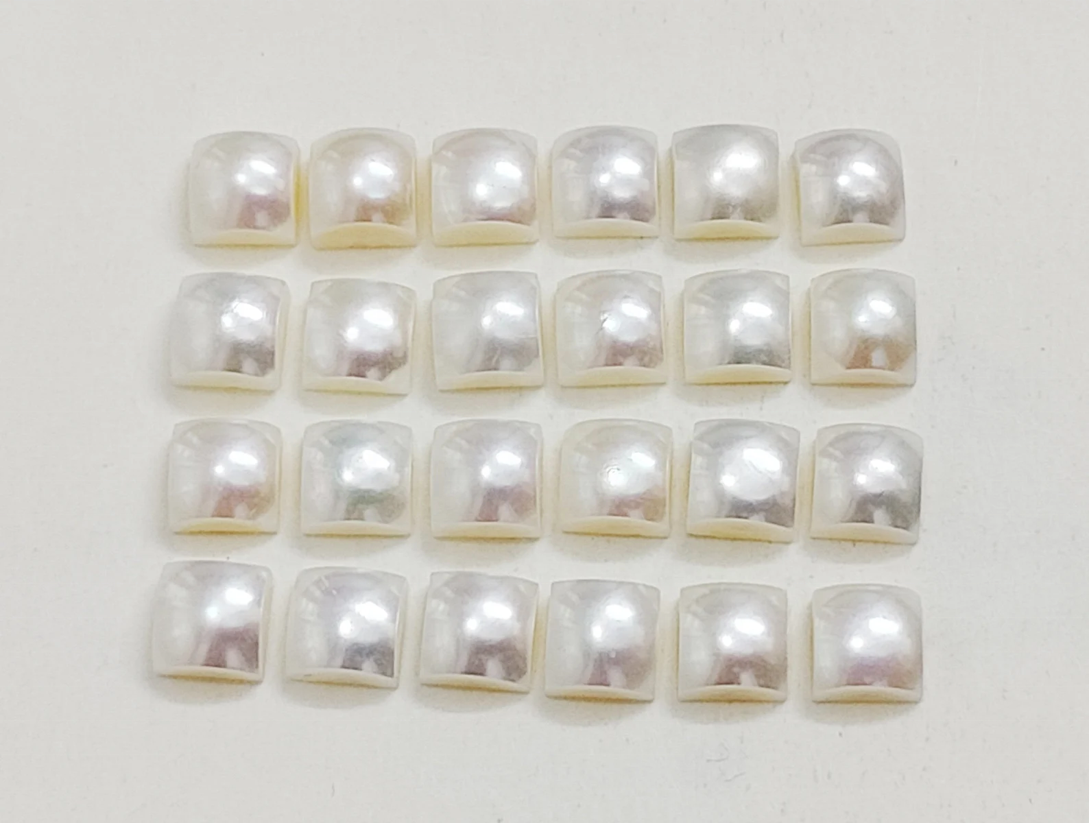 เช่นเดียวกับภาพ