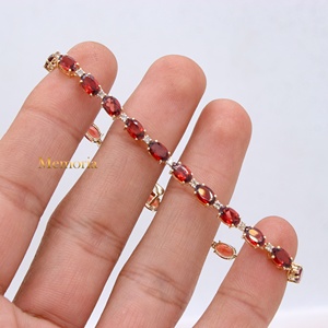 สร้อยข้อมือเทนนิสทองคำ 14K ประดับโกเมนรูปไข่ธรรมชาติ |   เครื่องประดับเพชรแฮนด์เมดสุดหรูสำหรับผู้หญิง ราคาขายส่ง - Product Image 2