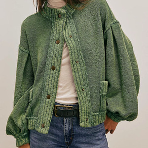 Cárdigan de punto informal para mujer al por mayor con mangas abullonadas, cuello abotonado, color liso, ajuste holgado de otoño, estilo invertido - Product Image 1
