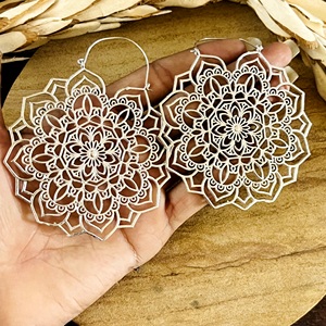 Pendientes de Aro Mandala de Filigrana Favoritos del Mercado, Joyería Tribal de Latón para Mujer, Diseño Floral Bohemio Bañado en Plata, Venta al por Mayor/OEM/ODM - Product Image 2