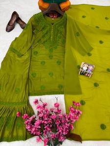 Green Embroidered Floor-Length <b>Kurta</b> Set With Dupatta <b>Women</b> Traditional Ethnic Indian Pakistani Casual Wear Rayon Loose Fit - Product Image 3