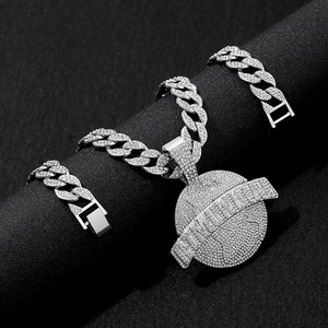 Collar de Cadena Cubana Iced Out con Colgante de Diamantes de Imitación, Joyería Hip Hop de Aleación Chapada en Oro para Hombres y Mujeres - Product Image 3
