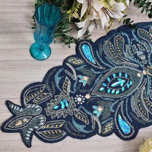 Mantel de tela bohemio hecho a mano, forma irregular, diseño bordado con cuentas azules - Product Image 2