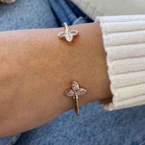 กำไลข้อมือเพชรทรงลูกแพร์ 1.2 กะรัต เพชรสร้างในห้องปฏิบัติการ ทองคำแท้ 14K สีโรสโกลด์ E VS1 รับรองโดย IGI ขนาด 7 ซม. ตัวล็อกแบบก้ามกุ้ง ดีไซน์หรูหรา - Product Image 5