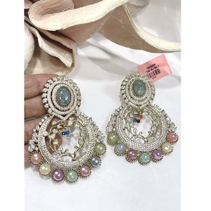Boucles d'oreilles pendantes en zircon plaqué argent de qualité supérieure, élégantes et tendance, pour femmes, pour les occasions spéciales - Product Image 1