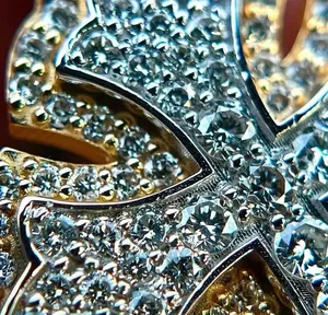 จี้กางเขนแบบ Iced Out ชุบทองประดับเพชรโมอิสซาไนต์ สไตล์ฮิปฮอป สร้อยคอจี้กางเขนแบบศาสนาคริสต์ ประดับเพชรระยิบระยับ สไตล์แร็ปเปอร์ เครื่องประดับคริสเตียน - Product Image 2