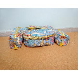 ชุดกระเป๋าใส่เครื่องสำอางแบบมีซิป ผ้าฝ้ายพิมพ์ลาย ชุดสามใบ สำหรับจัดระเบียบเครื่องสำอางเดินทางอย่างมีสไตล์และเป็นมิตรกับสิ่งแวดล้อม - Product Image 1