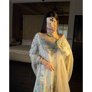 Hermoso conjunto de top y pantalón de gasa con cintura alta y dupatta para fiestas - Product Image 1