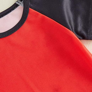 Ensemble de maillots de football personnalisés pour équipes de jeunes, tenue d'entraînement légère et respirante pour joueurs jeunes - Product Image 2