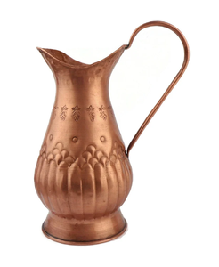Jarra de cobre vintage con grabado floral y asa curva para bebidas, altura personalizada, diseño de metal duradero, jarra floral - Product Image 1