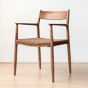 Chaise en bois massif artisanale avec assise en tissage naturel, style scandinave minimaliste, pour restaurants et projets d'aménagement intérieur - Product Image 2