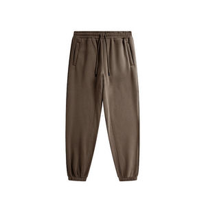 Pantalones Deportivos Casuales para Hombre, Color Rosa Coral, Poliéster Antipilling, Cintura Elástica con Cordón, Bolsillos Laterales, Tejido Ligero - Product Image 4
