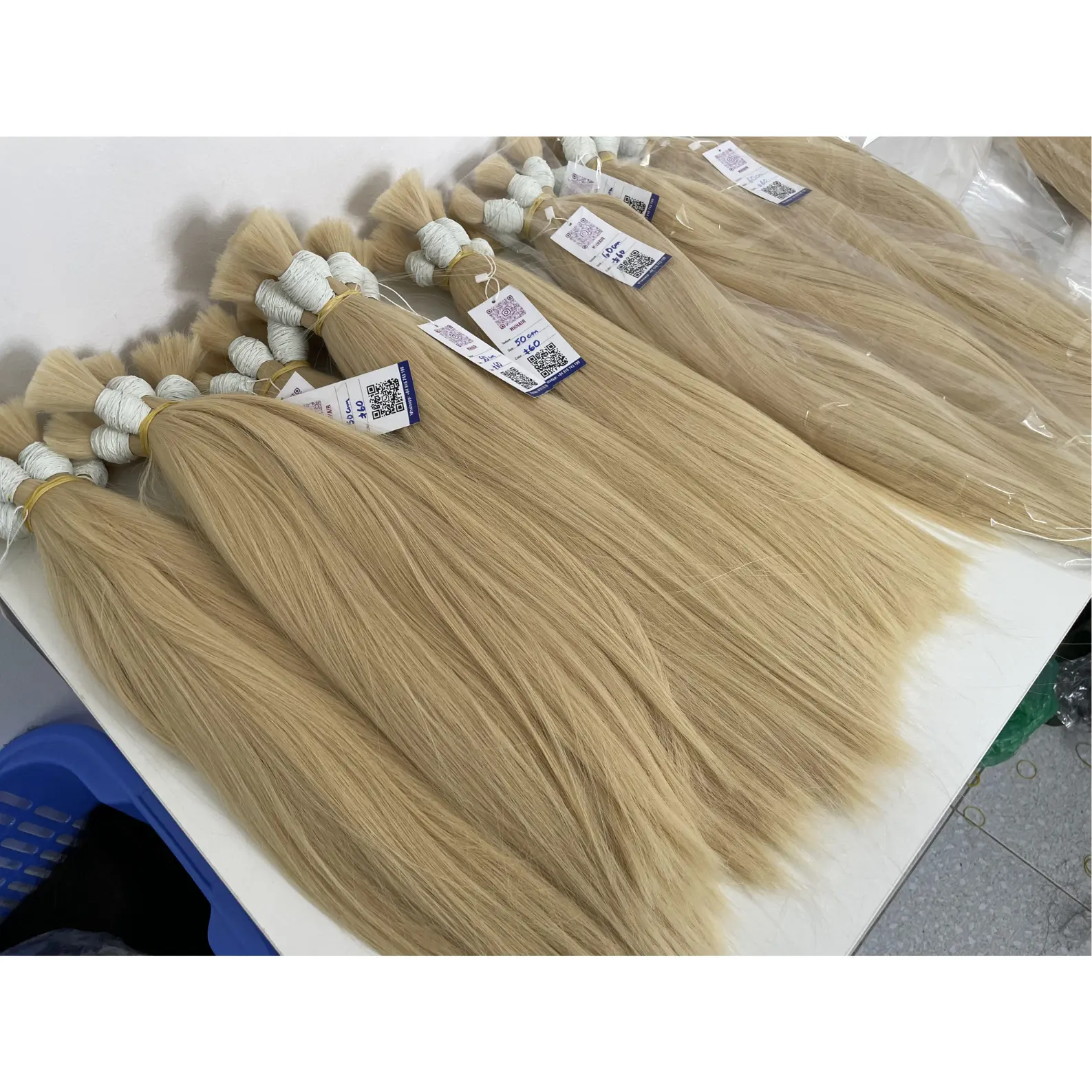 Penjualan terlaris pengiriman cepat grosir kualitas tinggi rambut mentah Vietnam rambut bergelombang warna ganda alami