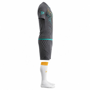 Uniforme de Fútbol Personalizado para Hombre y Jóvenes: Conjunto Profesional de Camisetas y Pantalones Cortos de Fútbol Personalizados – Sublimados y Transpirables - Product Image 4
