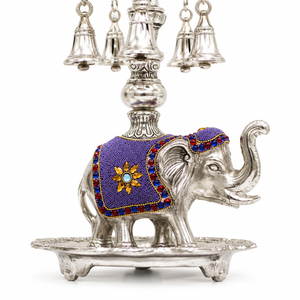 Support de Diya en Métal Poli Argenté, Motif Éléphant et Paon, Artisanat Traditionnel Indien, Pièce Maîtresse d'Autel de Pooja pour Table - Product Image 3