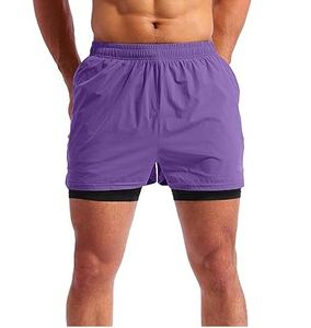 Shorts de sport pour hommes en tissu respirant, coupe ajustée, style streetwear, avec logo personnalisé, pour entraînement et tenue décontractée - Product Image 1