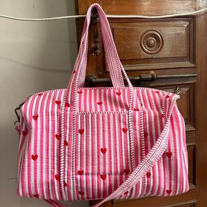 Bolsa de Viaje Acolchada de Algodón con Estampado Floral, Bolsa de Hombro para Mujer, Ideal para Regalos, Viajes Cortos y Pernoctaciones - Product Image 4