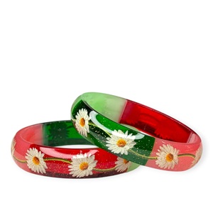 กำไลข้อมืออะคริลิคเคลือบทองพิมพ์ลายดอกไม้น่ารักคุณภาพสูง สีสันสดใส สำหรับผู้หญิง เงางาม น้ำหนักเบา เหมาะสำหรับงานแต่งงาน แฟชั่นขายส่ง - Product Image 1
