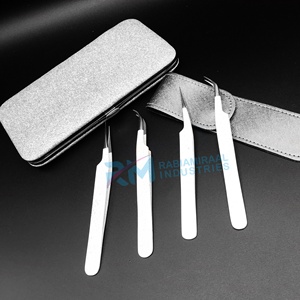 ที่คีบขนตาสแตนเลสปลายเรียบ 10 มม. รุ่น RMI Anti-Magnetic Case สีเงินเคลือบผงสีขาว พร้อมซองหนัง - Product Image 3