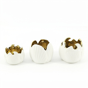Accessoires pour la maison, articles décoratifs de luxe de style floral, centre de table en métal, artisanat fait main, paires de 3 - Product Image 1