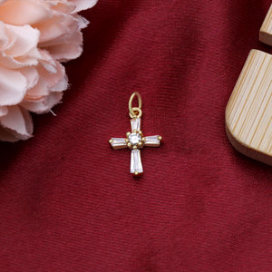 Pendentif Croix en Argent Sterling 925 Plaqué Or avec Zircon Cubique pour la Fabrication de Bijoux DIY - Vente en Gros - Product Image 6