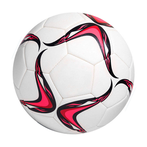 Ballon de football blanc CORE FIELD taille 5, cousu à la machine, motif flamme rose et noir, écologique - Product Image 5