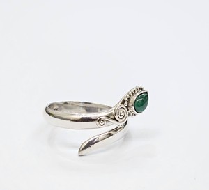 Bague artisanale en malachite naturelle à motif spirale, en argent sterling 925, anti-ternissement, ajustable, pour femme, pour tenue décontractée ou de soirée - Product Image 2