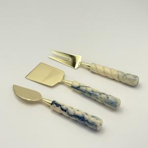 Juego de 3 Utensilios para Queso de Acero Inoxidable Personalizables con Mango de Resina, Vajilla Dorada Pulida, Artículos de Cocina a Bajo Precio - Product Image 4