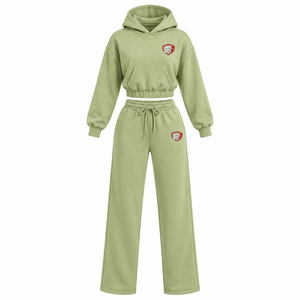 Conjunto de dos piezas de sudadera corta y pantalones anchos de algodón polar para mujer, personalizado por OEM, directo de fábrica. - Product Image 2