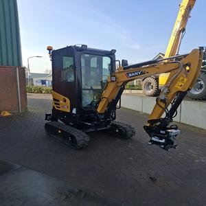 Excavadora compacta Sany SY18C de alta eficiencia, diseñada para trabajos de precisión en espacios reducidos, con motor confiable y brazo retráctil duradero. - Product Image 5