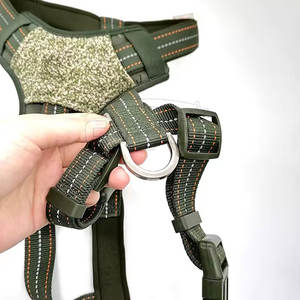 สายรัดสุนัขแบบสบาย น้ำหนักเบา วัสดุระบายอากาศได้ดี ดีไซน์สายรัดปรับได้ เหมาะสำหรับการเดินทุกวันและกิจกรรมกลางแจ้ง - Product Image 5