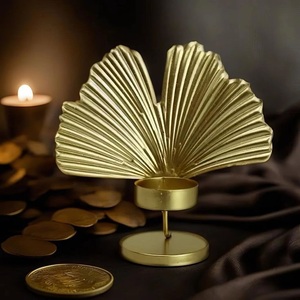 เชิงเทียนต้นคริสต์มาสทองเหลืองสำหรับตกแต่งบ้าน ดีไซน์โลหะทนทาน - Product Image 3