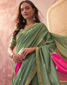 Sari de Diseño KV para Mujer, Bordado y Adornado, Mezcla de Algodón Estilo Bollywood, con Blusa Sin Coser, Verde - Product Image 3