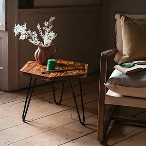 Table d'appoint hexagonale en bois d'acacia en gros |   Miel d'or artisanal |   Moradabad - Product Image 1