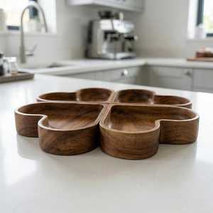 Plateau de rangement en bois, forme irrégulière, 1 compartiment, design classique, utilisation en cuisine, finition polie, multifonction, passe au lave-vaisselle - Product Image 1