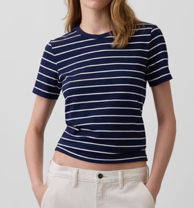 T-shirt personnalisé en coton épais 240 GSM pour femme, fabrication OEM, anti-plis, respirant, anti-boulochage, coupe classique, vente en gros - Product Image 5