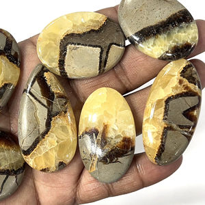 Pierre précieuse naturelle Saptarian en forme de toile d'araignée, cabochon, formes et tailles variées, environ 20 à 30 mm - Product Image 1