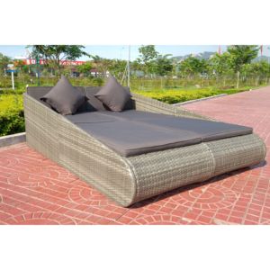 Tumbona de mimbre doble para exteriores con respaldo para muebles de jardín o uso de cama de día - Product Image 5